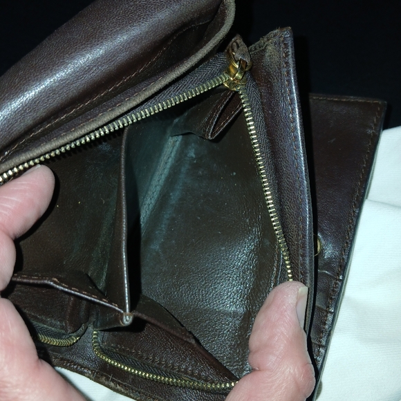 GUC, Bottega Veneta small, brown, woven leather wallet. - Picture 12 of 14